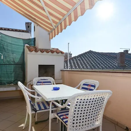 Sunny,spacious Apartmant Pag *