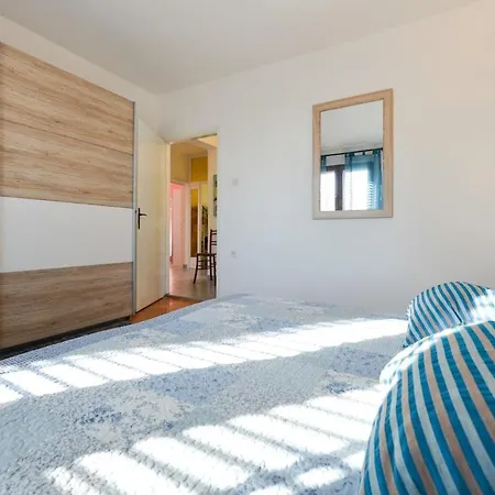 公寓 Sunny,spacious Apartmant Pag *