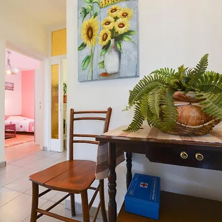 Sunny,spacious Apartmant Pag *