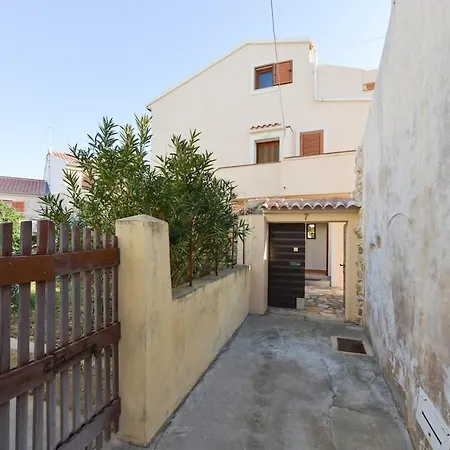 公寓 Sunny,spacious Apartmant Pag 帕格