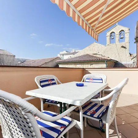 Sunny,spacious Apartmant Pag Apartment *