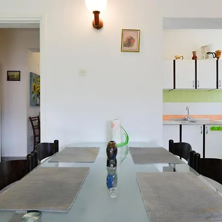 Sunny,spacious Apartmant Pag * 帕格